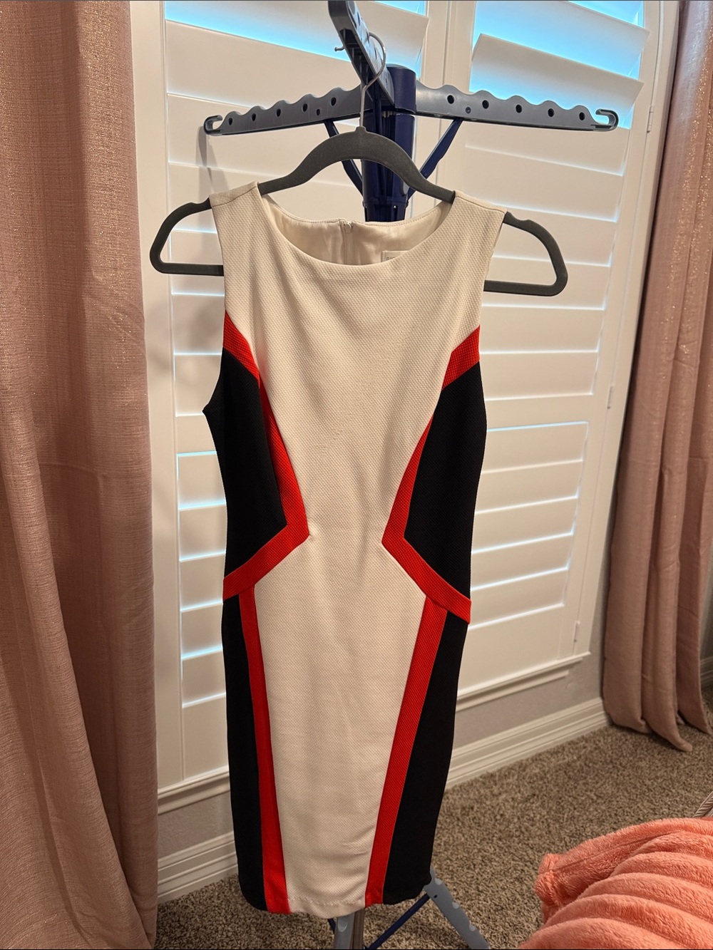 Bisou Bisou White, Black & Red Colorblock Midi Dress